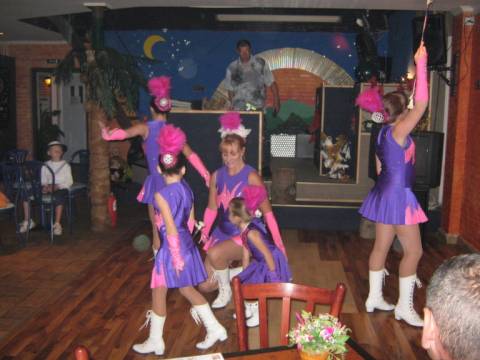 Avondanimatie in de feestzaal/kantine