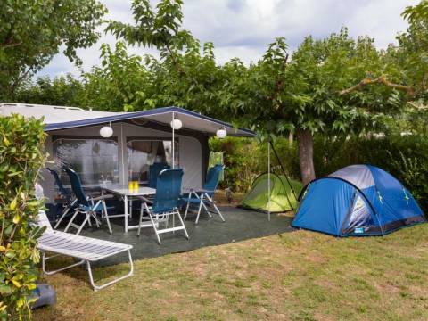De campingplaatsen bij Camping l´Amfora